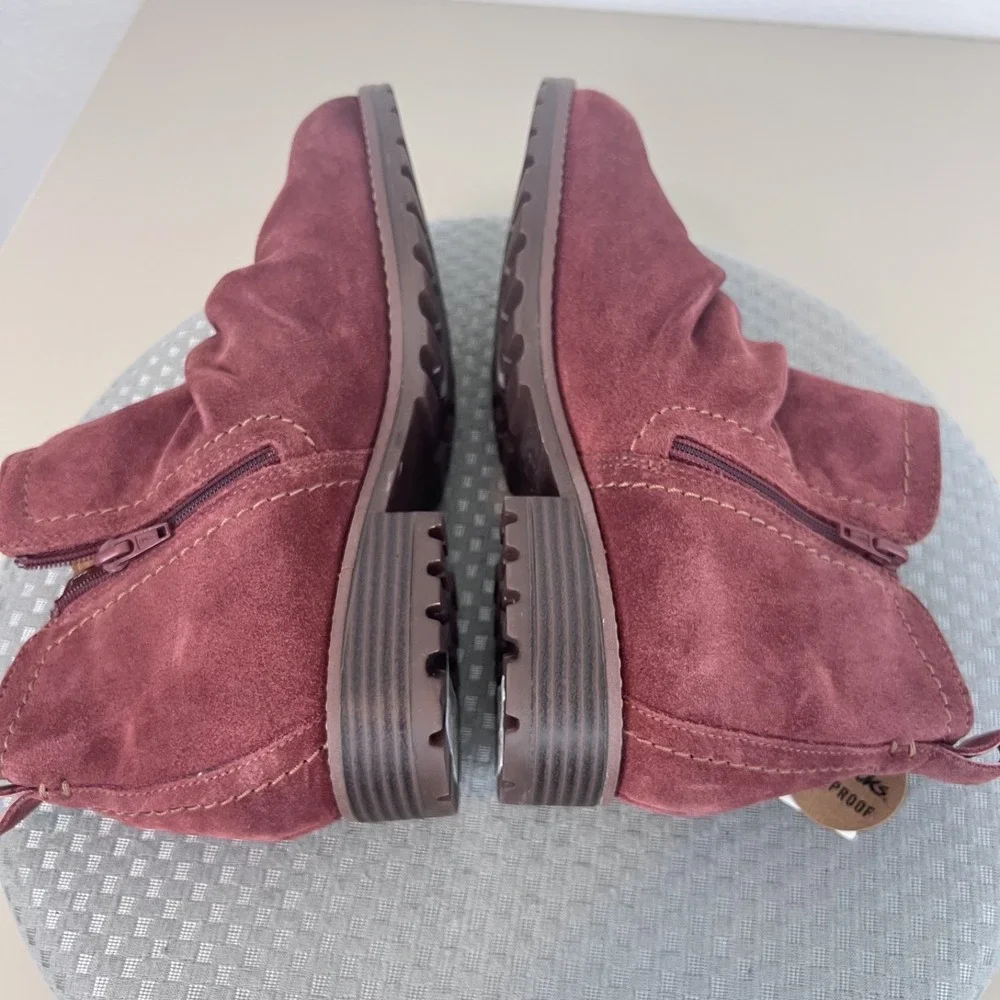 Clarks Aspra Walk Waterproof Ankle Boots Womens 9 Wide Rich Red Suede Comfort